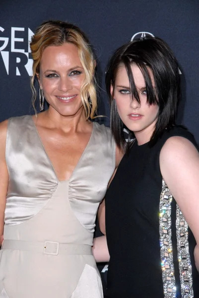 Maria Bello ve Kristen Stewart, "Sarı mendil" Los Angeles Premiere, Pasifik Tasarım Merkezi, West Hollywood, Ca. 02-18-10 — Stok fotoğraf