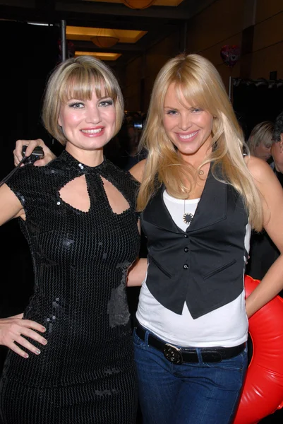 Rena Riffel and Gena Lee Nolin — Stock Photo, Image