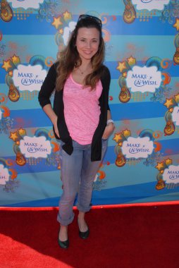 Linda Cardellini at the Make-A-Wish Foundation's Day of Fun Hosted by Kevin & Steffiana James, Santa Monica Pier, Santa Monica, CA. 03-14-10