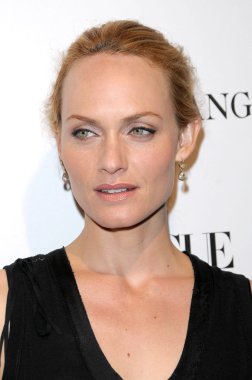 Amber Valletta