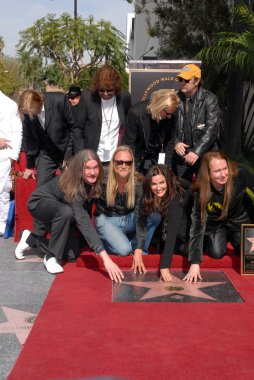 Jeff Lynne, Joe Walsh, Dan Aykroyd, Barbara Orbison, Wesley Orbison, Alex Orbison, Roy Orbison Jr.