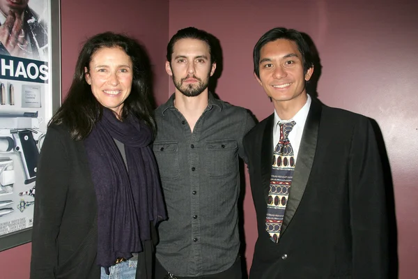 Mimi Rogers, Milo Ventimiglia y Tony Young en el "Order Of Chaos" Los Angeles Premiere presentado por Cinema Epoch, Laemmle 's Sunset 5, West Hollywood, CA. 02-12-10 — Foto de Stock