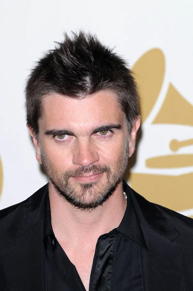 Juanes at the 52nd Annual Grammy Awards, Press Room, Staples Center, Los Angeles, CA. 01-31-10 — Stock Photo, Image