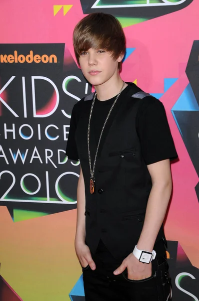 Justin bieber op de nickelodeon's 23e jaarlijkse kids' choice awards voor, ucla's pauley pavilion, westwood, ca 03-27-10 — Stockfoto