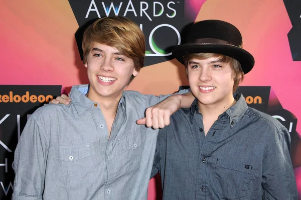 Dylan and Cole Sprouse at the Nickelodeon's 23rd Annual Kids' Choice Awards, UCLA's Pauley Pavilion, Westwood, CA 03-27-10 — Stockfoto