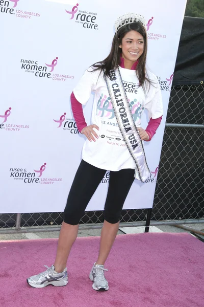 Nicole Johnson στο 14ο ετήσιο αγώνα Susan G. Komen La County για την θεραπεία, Dodger Stadium, Λος Άντζελες, Ca. 14-03-10 — Φωτογραφία Αρχείου