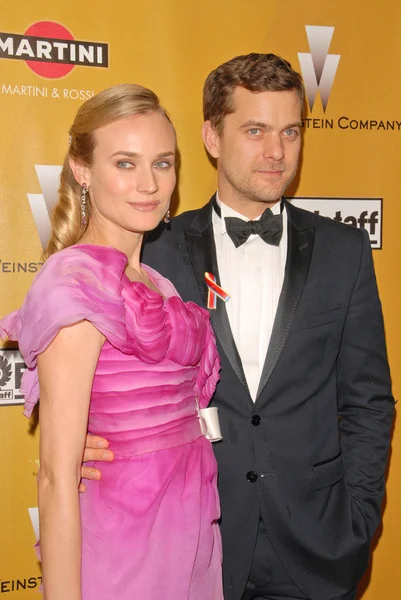 Diane Kruger e Joshua Jackson alla The Weinstein Company 2010 Golden Globes After Party, Beverly Hilton Hotel, Beverly Hills, CA. 01-17-10 — Foto Stock
