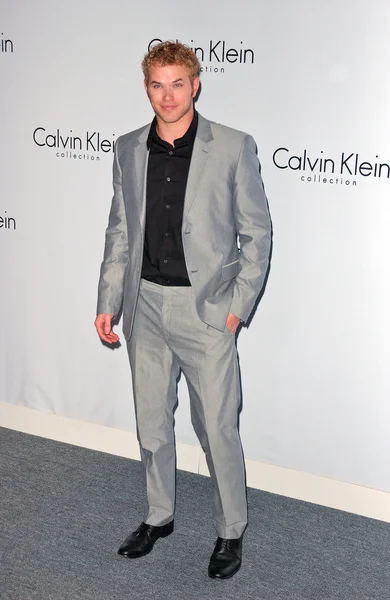 Kellan Lutz de la Calvin Klein Collection Party pentru a sărbători LA Arts Month, Calvin Klein Store, Los Angeles, CA. 01-28-10 — Fotografie, imagine de stoc