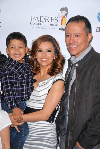 Eva Longoria Parker and Yancey Arias at the celebration of AT&T One Million total donation to PADRES Contra El Cancer, AT&T, Burbank, CA. 03-20-10 — Stock Photo, Image