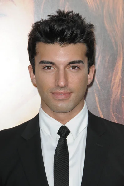 Justin Baldoni bij "The Last Song" wereldpremière. Arclight, Hollywood, ca. 03-25-10 — Stockfoto