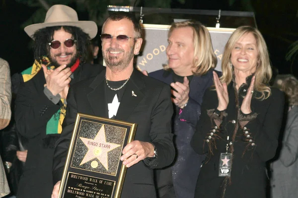Don Was, Ringo Starr, Joe Walsh y Barbara Bach — Foto de Stock