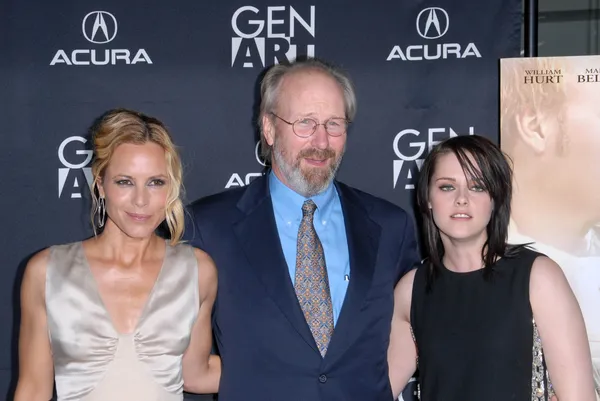 Maria Bello, William Hurt and Kristen Stewart at "The Yellow Handkerchief" Los Angeles Premiere, Pacific Design Center, West Hollywood, CA. 02-18-10 — Stock Photo, Image