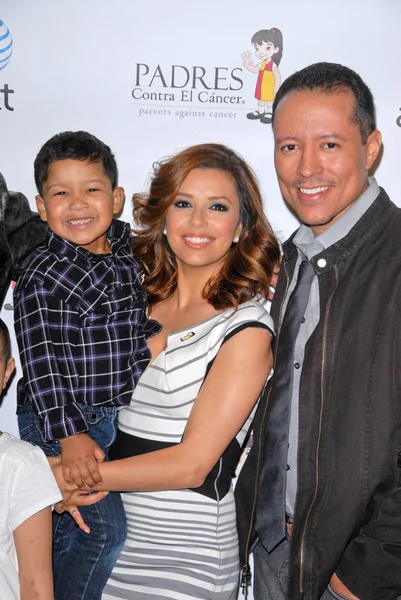 Eva Longoria Parker and Yancey Arias at the celebration of AT&T One Million total donation to PADRES Contra El Cancer, AT&T, Burbank, CA. 03-20-10 — Stock Photo, Image