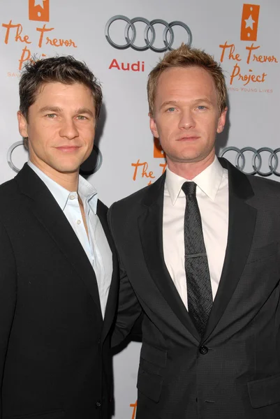 David Burka and Neil Patrick Harris at The Trevor Project's 12th Annual Cracked Christmas, Wiltern Theater, Los Angeles, CA. 12-06-09 — 图库照片