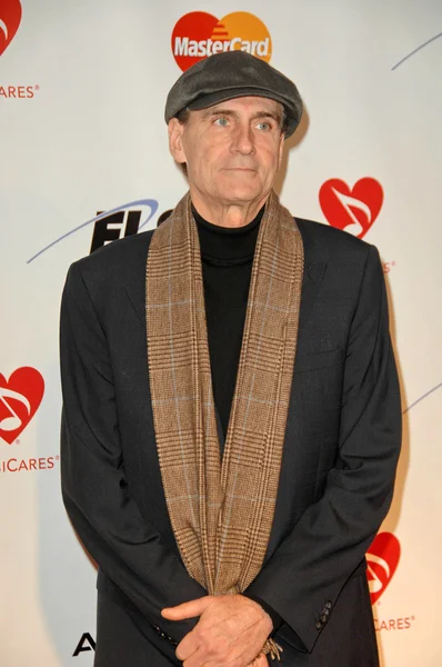 James taylor w osobie musicares 2010 roku hołd do neil młodych, los angeles convention center, w los angeles, ca. 01-29-10 — Zdjęcie stockowe