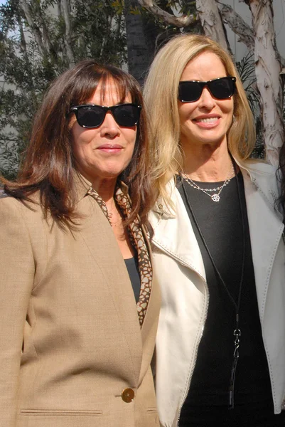 Francesca Gregorini and Barbara Bach at the induction ceremony for Roy Orbison into the Hollywood Walk of Fame, Hollywood, CA. 01-29-10 — 스톡 사진