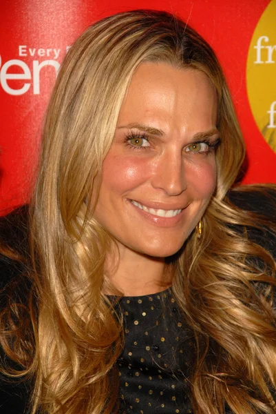 Molly Sims al Joy Of Giving Holiday Tasting and Tree Trimming presentato da JCPenney, Four Christmases & Celebuzz, Sunset Tower Hotel, West Hollywood, CA. 12-15-09 — Foto Stock