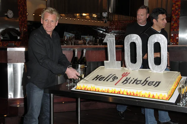 Gordon Ramsay at the 'Hell's Kitchen' 100th Episode Celebration, Hell's Kitchen Set, Culver City, CA. 02-19-10 — ストック写真