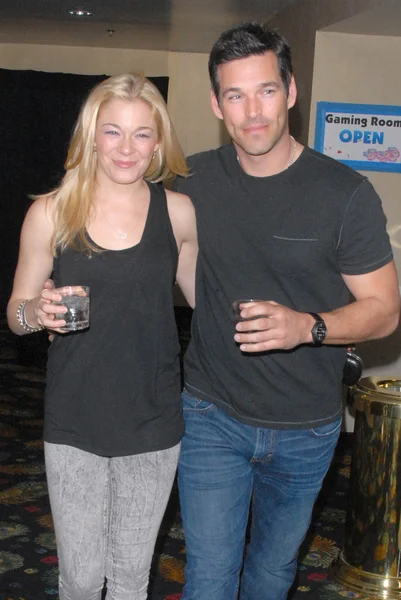 LeAnn rimes och eddie cibrian — Stockfoto