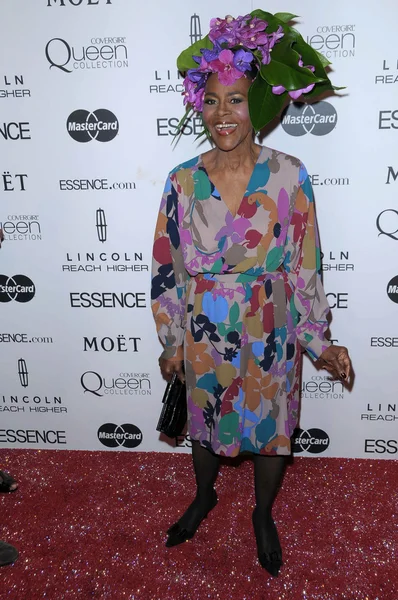 Cicely tyson beim 3. jährlichen essence black women in hollywood lunch, beverly hills hotel, beverly hills, ca. 03-04-10 — Stockfoto