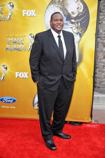 Quinton aaron: 41 a naacp image awards - érkezések, szentély auditorium, los angeles, ca. 02 / 26-10 — Stock Fotó