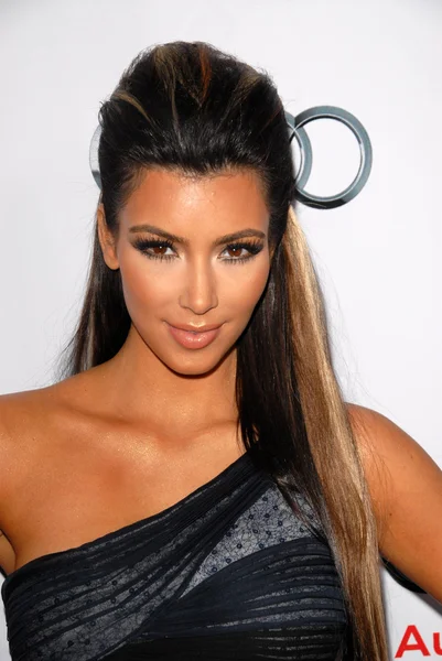Kim Kardashian v projektu Trevor 12 roční popraskané Vánoce, Kalifornie Los Angeles, Ca. 12-06-09 — Stock fotografie