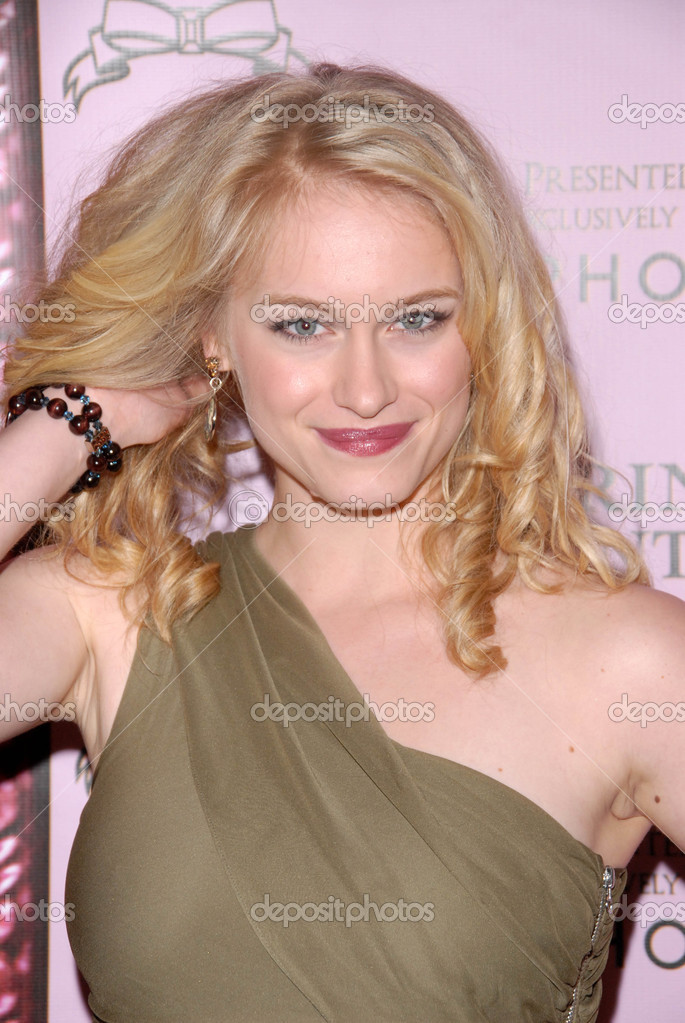 Leven Rambin Hot