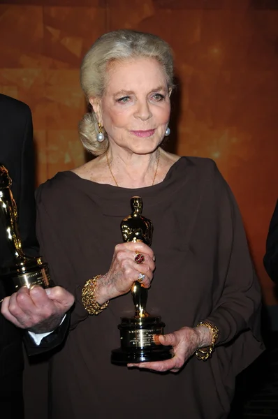 Lauren Bacall ai Governors Awards 2009 presentati dall'Academy of Motion Picture Arts and Sciences, Grand Ballroom at Hollywood and Highland Center, Hollywood, CA. 11-14-09 — Foto Stock