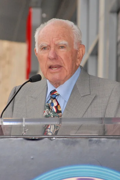 Juiz Joseph A. Wapner na cerimônia de indução do juiz Joseph A. Wapner na Calçada da Fama de Hollywood, Hollywood, CA. 11-12-09 — Fotografia de Stock