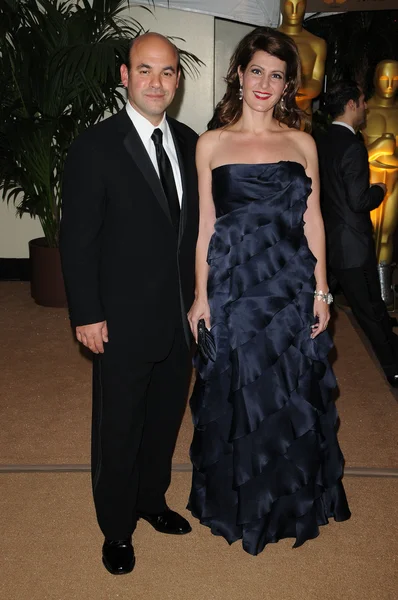 Ian Gómez y su esposa Nia Vardalos en los Governors Awards 2009 presentados por la Academy of Motion Picture Arts and Sciences, Grand Ballroom en Hollywood y Highland Center, Hollywood, CA. 11-14-09 — Foto de Stock