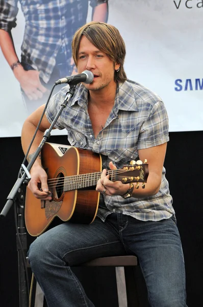 Keith városi ingyenes akusztikus koncerten a keith urban, szponzorált mellett verizon wireless és a samsung mobil, verizon szikratávíró Store-ban, pasadena, ca. 11-21-09 — Stock Fotó