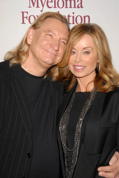 Joe walsh en vrouw marjorie bach op de internationale myeloma Stichting 3de jaarlijkse komedie viering voor de peter boyle memorial Fonds, wilshire ebell theater, los angeles, ca. 11-07-09 — Stockfoto