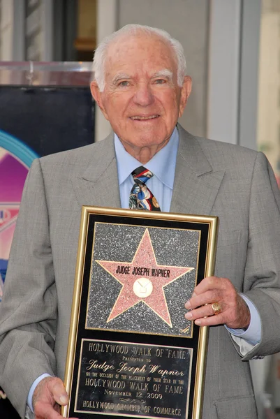 Hakim Joseph A. Wapner pada upacara pelantikan Hakim Joseph A.Wapner dalam Hollywood Walk of Fame, Hollywood, CA. 11-12-09 — Stok Foto