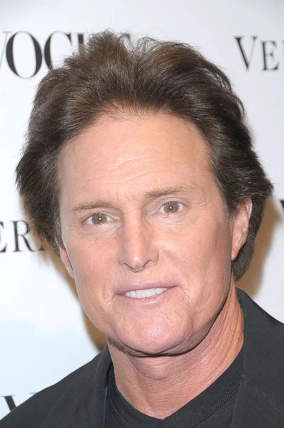 Bruce Jenner en una cena Vogue en honor a Vera Wang, Vera Wang Store, Los Ángeles, CA. 03-02-10 — Foto de Stock