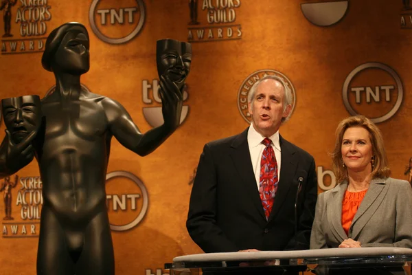 Daryl Anderson e JoBeth Williams no 16th Annual Screen Actors Guild Awards Nomination Announcements, Pacific Design Center, West Hollywood, CA. 12-17-09 — Fotografia de Stock