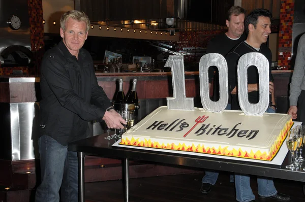 Gordon Ramsay at the 'Hell's Kitchen' 100th Episode Celebration, Hell's Kitchen Set, Culver City, CA. 02-19-10 — ストック写真