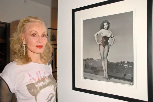 Julie Newmar — Stock Photo, Image