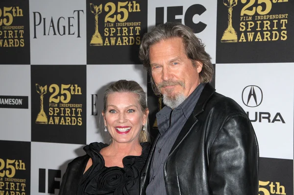 Jeff Bridges and Susan Bridges at the 25th Film Independent Spirit Awards, Nokia Theatre L.A. Live, Los Angeles, CA. 03-06-10 — Stock Photo, Image