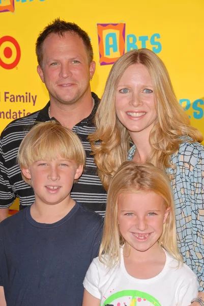 Lauralee Bell and family — Stock Photo, Image