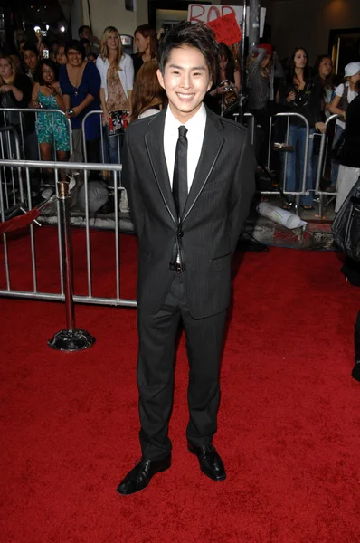 Justin Chon at the "The Twilight Saga: New Moon" Los Angeles Premiere, Mann Village Theatre, Westwood, Ca. 11-16-09 — Stock Photo, Image