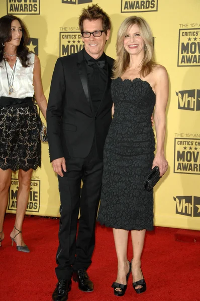 Kevin Bacon und kyra sedgwick bei der 15. jährlichen Kritikerwahl, hollywood palladium, hollywood, ca. 15-01-10 — Stockfoto
