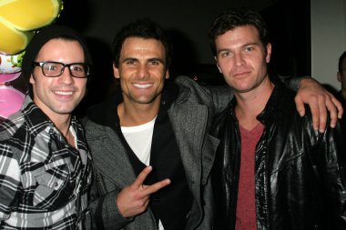 Kris siyah ve Jeremy Jackson at Charmaine Blake'in Doğum günü partisi, Cafe Roma, Beverly Hills, Ca. 01-13-10