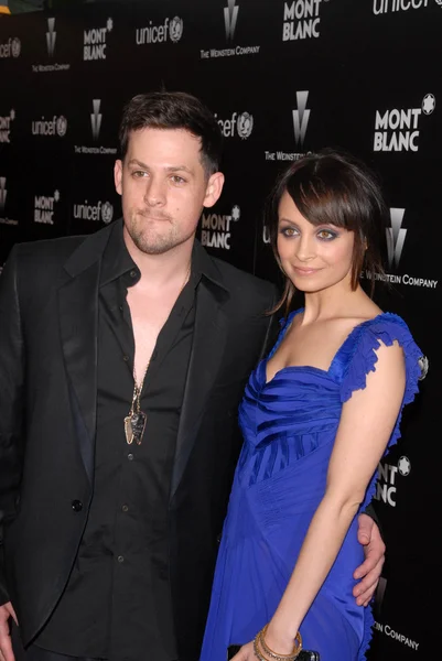 Joel madden a nicole richie na koktejl montblanc charitativní prospěch unicef, soho house, west hollywood, ca. 03-06-10 — Stock fotografie