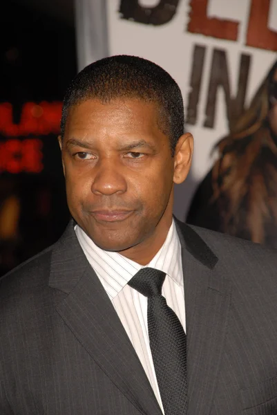 Denzel Washington at 'The Book Of Eli' Premiere, Chinese Theater, Hollywood, CA. 01-11-10 — Stock Photo, Image