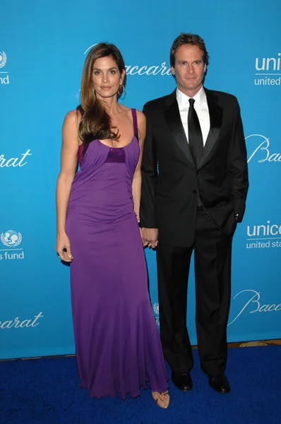 Cindy Crawford și soțul său, Rande Gerber, la UNICEF Ball în 2009, onorându-l pe Jerry Weintraub, Beverly Wilshire Hotel, Beverly Hills, CA. 12-10-09 — Fotografie, imagine de stoc