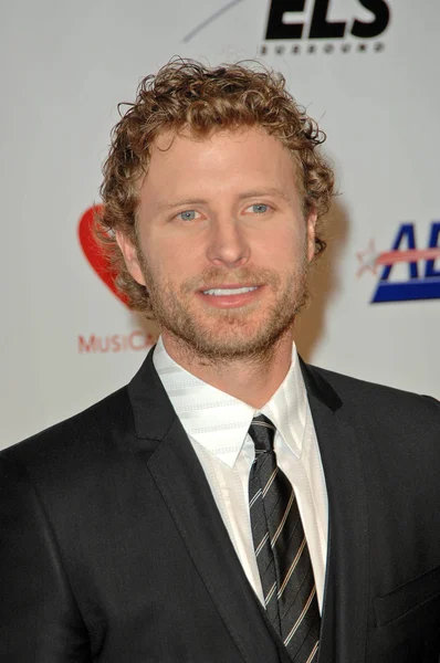 Dierks Bentley at the 2010 MusiCares Person Of The Year Tribute To Neil Young, Los Angeles Convention Center, Los Angeles, CA. 01-29-10 — Stock Photo, Image