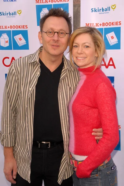 Michael Emerson and Carrie Preston at the First Annual Story Time Celebration hosted by Milk and Bookies, Skirball Cultural Center, Los Angeles, CA. 02-28-10 — Zdjęcie stockowe