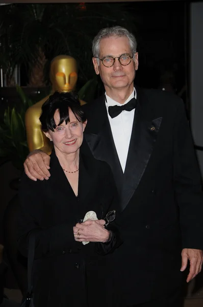 Aleb deschanel en vrouw mary jo op de 2009 gouverneurs awards gepresenteerd door de academy of motion picture arts en sciences, grote balzaal aan hollywood and highland center van hollywood, ca. 11-14-09 — Stockfoto