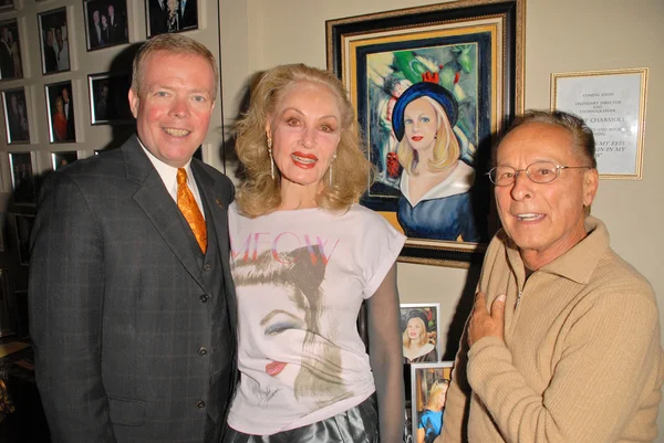 David W. Streets, Julie Newmar and Barbara Lazaroff at Julie Newmar A Life in Motion "at the David W. Streets Gallery, Beverly Hills, CA. 11-08-09 ESCLUSIVA — Foto Stock