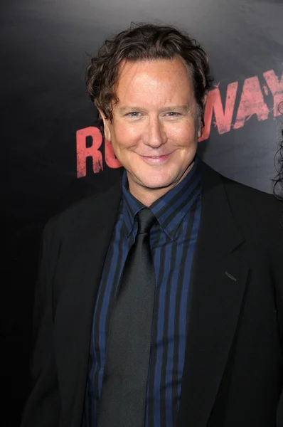 Yargıç Reinhold, "Runaways" Los Angeles Premiere, Cinerama kubbesi, Hollywood, Ca. 03-11-10 — Stok fotoğraf